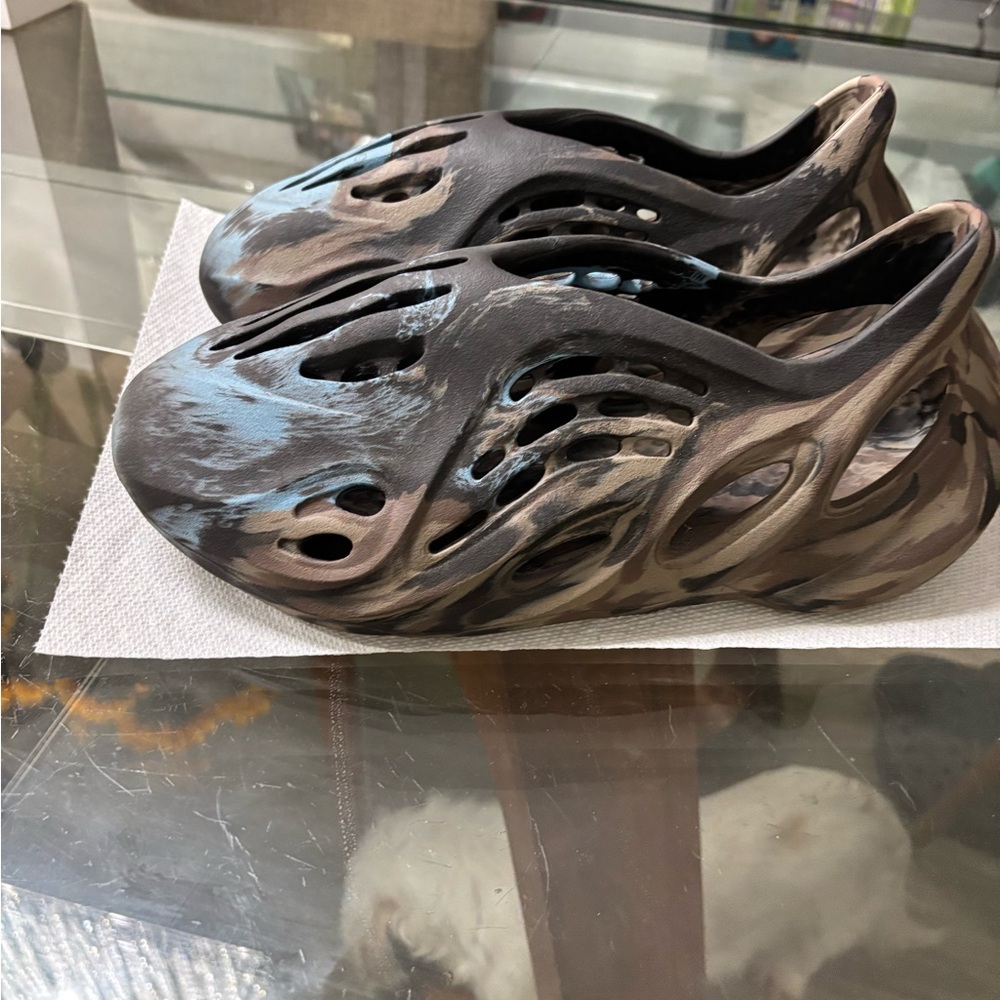 Yeezy Men's Sandals in Black and Brown